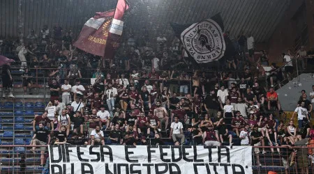 Polémica em Itália. 16 elementos da Salernitana no hospital após derrota