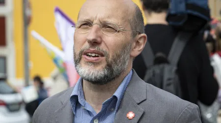 Livre diz que os "consensos buscam-se não se impõem"