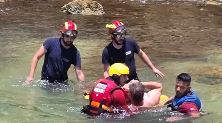 Homem de 40 anos auxiliado após cair de arriba em praia de Portimão