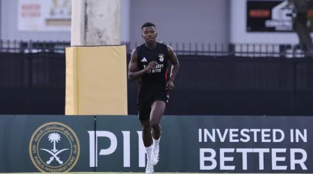 Lage continua sem 'peso pesado' na preparação do jogo com o Auckland