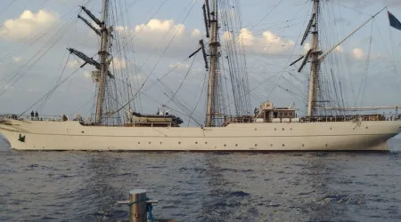 Marinha resgata estrangeiro com "corte profundo" em navio no Algarve