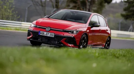 Volkswagen apresenta Golf GTI Edition 50, o mais potente de sempre