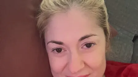 Rebeca retirou ovários e útero após hemorragias e transfusão de sangue