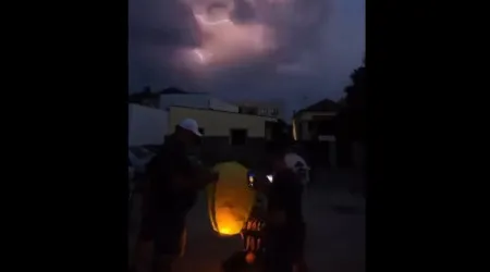 Assustadoramente bonito. No São João, céu encheu-se de... relâmpagos