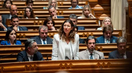 Mariana Leitão quer taxa única de IRS a 15% e liberdade contratual total