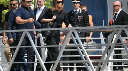 Rainha Rania da Jordânia e filho também vão a casamento de Jeff Bezos