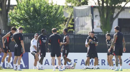Não faltaram sorrisos no Benfica para o fecho da 'operação Chelsea'