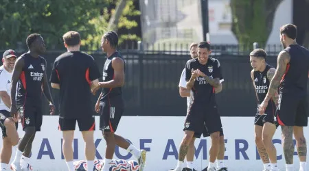 Não faltaram sorrisos no Benfica para o fecho da 'operação Chelsea'