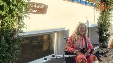 Teresa Guilherme de cadeira de rodas após sofrer acidente nas férias