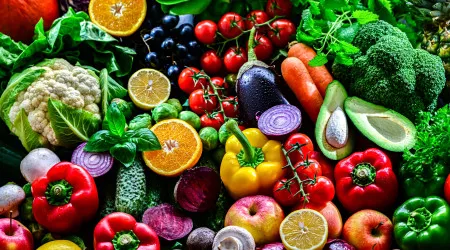 Comer mais frutas e vegetais pode ser o segredo para dormir melhor
