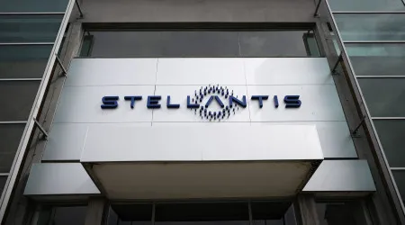 Stellantis pode fechar fábricas devido às rigorosas normas de CO2