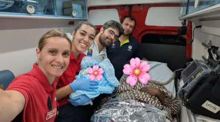 Esther nasceu a caminho do hospital e bombeiros escolheram o nome