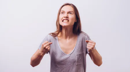 Estudo. Mulheres passam a controlar melhor raiva à medida que envelhecem