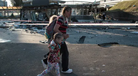 "Perseguidas" e "torturadas": Kyiv repatria crianças em solos ocupados