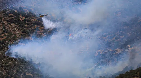 Incêndios controlados em Creta e nos arredores de Atenas 