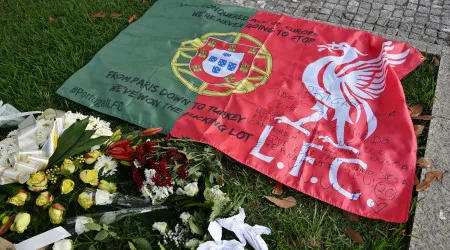 Jogadores do Liverpoool em peso no adeus a Diogo Jota em Gondomar