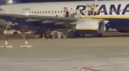 Incêndio deflagra em avião da Ryanair em Maiorca. Há 18 pessoas feridas
