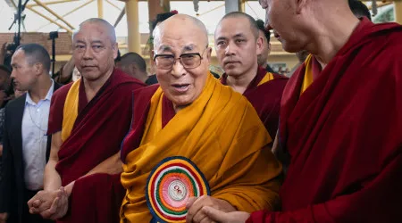 Dalai Lama faz 90 anos em contexto de crise com China. Que está em causa?