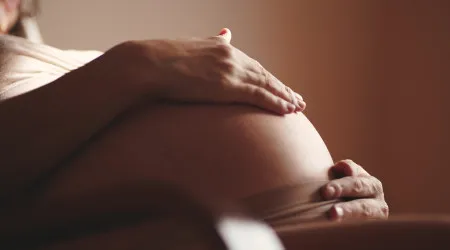 SNS24. Grávida não seguiu instrução porque não tinha dinheiro para viagem