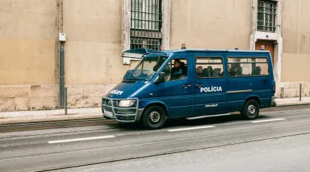 Quatro detidos por lenocínio. Apreendidos 100.000€ e carros de luxo