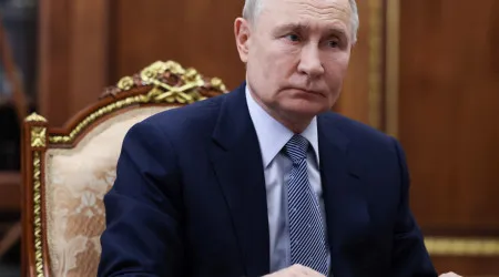 Putin dá um ano para criação de registo de estrangeiros na Rússia
