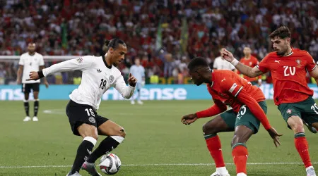 Pedro Neto rendido a Nuno Mendes antes de duelo luso na luta pelo Mundial