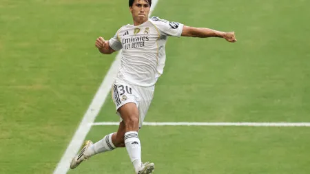 Depois de brilhar no Mundial, Gonzalo García renova com o Real Madrid