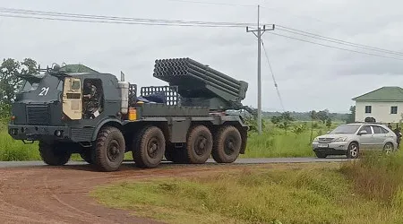 Tailândia fecha completamente a fronteira terrestre com o Camboja