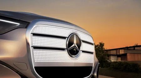 Icónica grelha da Mercedes-Benz reinventada e iluminada no novo GLC