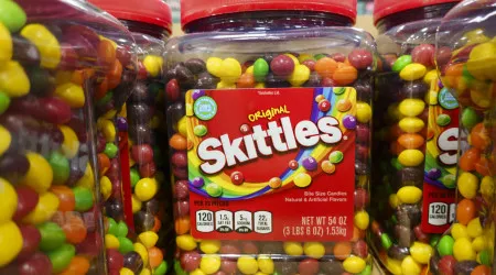 Marcas cancelam uso de corantes. Trump aplaude, nutricionistas não