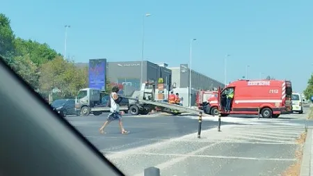 Bombeiros feridos após ambulância ser "abalroada" a caminho de emergência