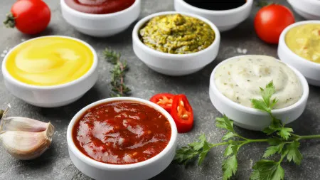 Os molhos caseiros que vai querer fazer para os churrascos de verão
