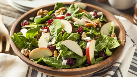 Saladas com maçã: O verão pede uma destas receitas bem simples e frescas