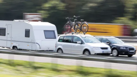 De férias em caravana ou autocaravana? Atenção aos limites de velocidade