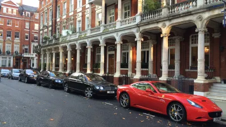 Polícia de Londres apreendeu carros de luxo que valem milhões de euros