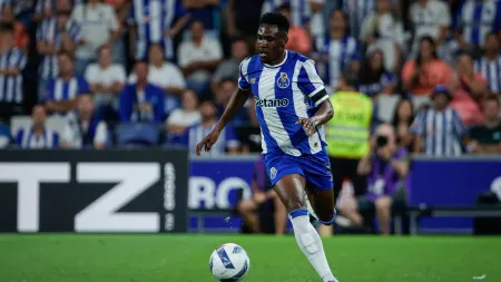 Azar de uns, sorte de outros. Zaidu 'reclama' protagonismo no FC Porto