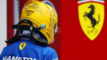 Ferrari homenageia Niki Lauda no GP de Itália. Pilotos vão vestir azul