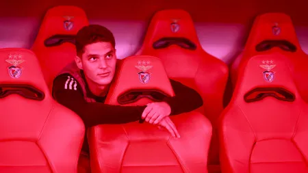 Sudakov rende-se ao Benfica na estreia... e até já escreve em português