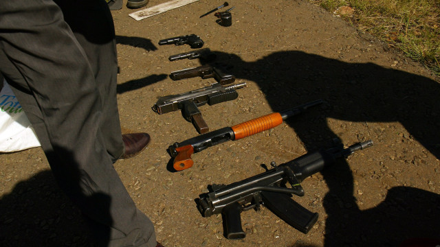 Homens armados matam dez pessoas na África do Sul