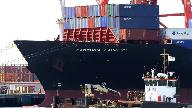 
                    UE adota formalmente acordo comercial com México
                
