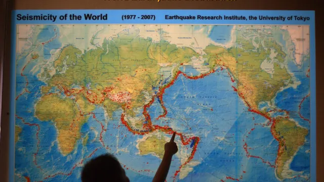 Alerta de tsunami cancelado apÃ³s sismo de magnitude 7,7 na IndonÃ©sia