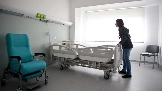 
                    Há mais de 3.500 pessoas internadas nos hospitais após alta clínica
                