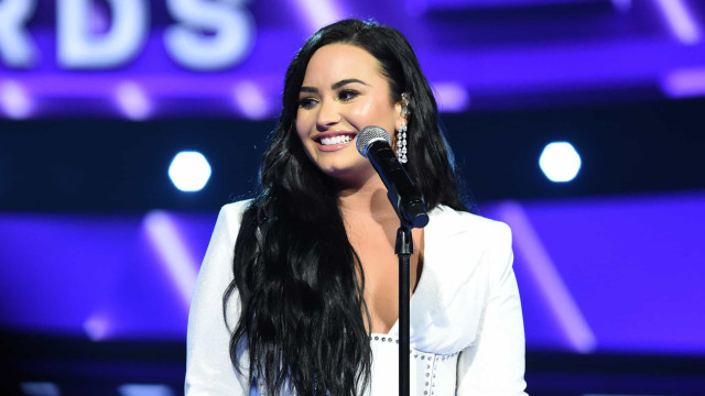 Amigos de Demi Lovato preocupados com intenções do seu noivo