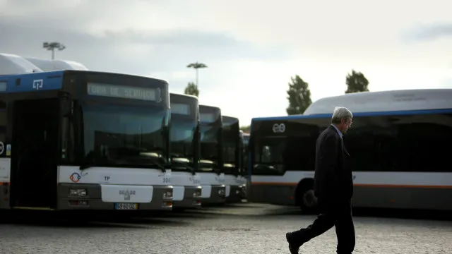 
                    Atenção, passageiros: Já se sabe quando STCP assume horários de 