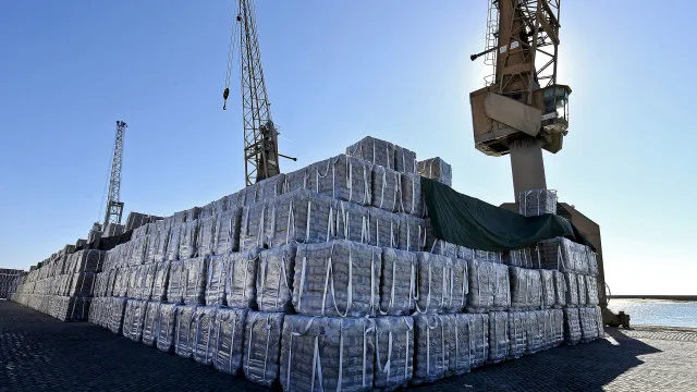 
                    Consumo de cimento recupera 26% em março após meses de quebra
                