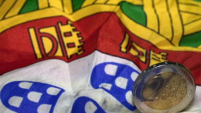 
                    Portugal quer que UE reforce fundos para regiões autónomas 
                