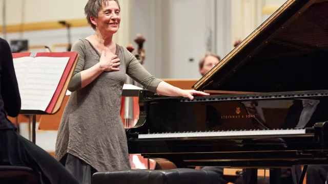Pianista Maria João Pires vai ter doutoramento Honoris Causa da UÉ