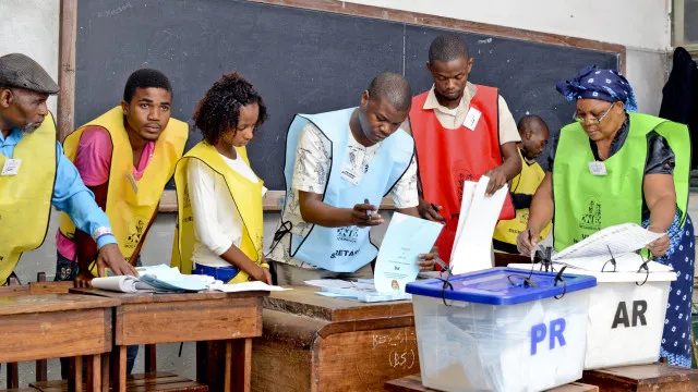 
                    CNE vai estudar viabilidade de Moçambique fazer eleições no mesmo dia
                