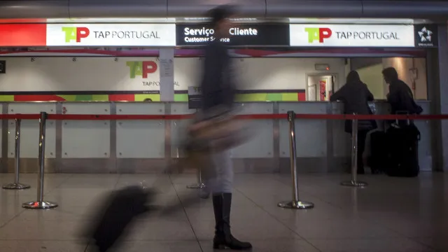 
                    Conselho da UE dá aval final a reforço da proteção de passageiros aéreos
                