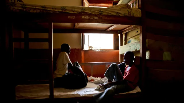 
                    Cortes deixam 130.000 crianças guineenses vulneráveis à fome
                